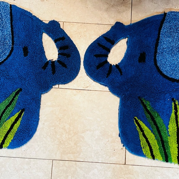 Monkey Kingdom Reversible Rug Elephant 30” wide x 25” tall - Picture 3 of 8